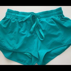 Hotty Hot short size 8